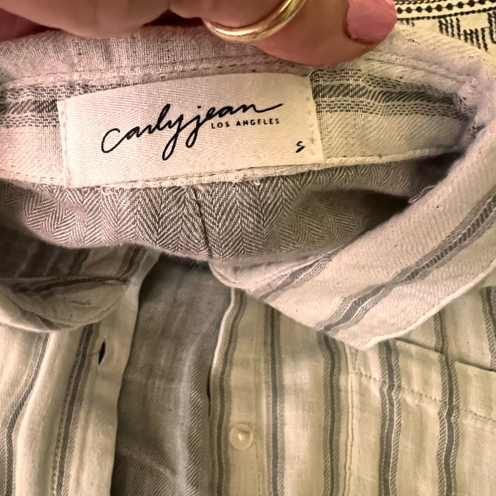 CARLY JEAN LOS ANGELES COTTON LONG SLEEVE SMALL